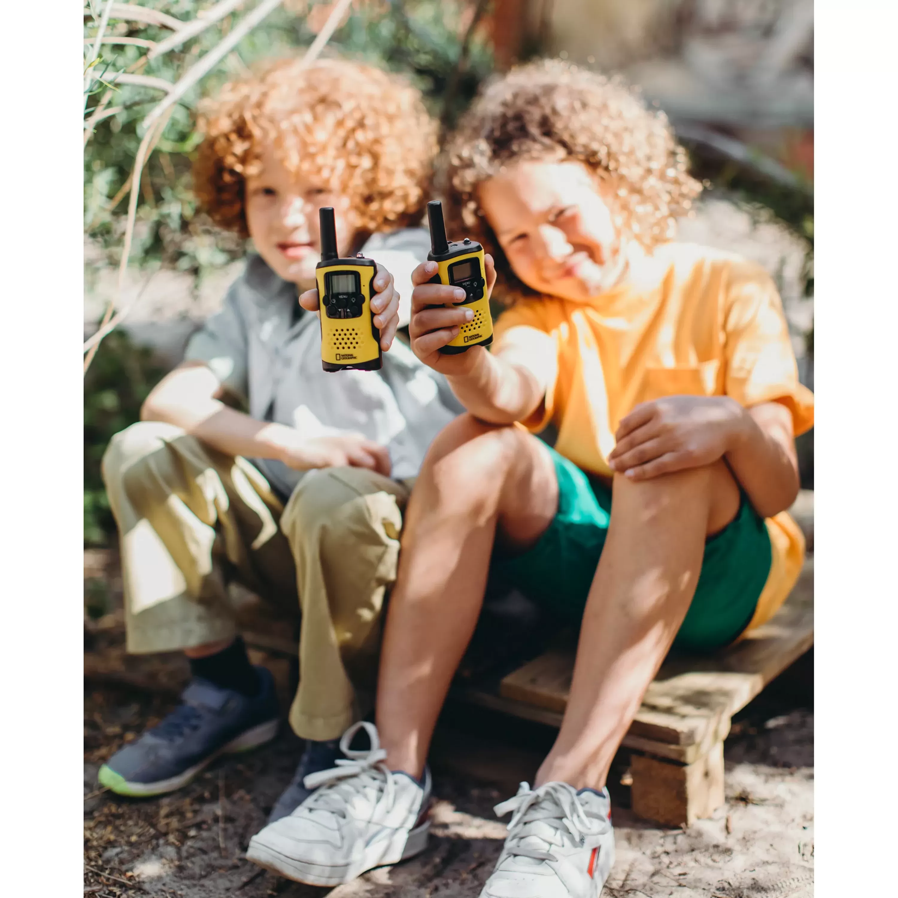 Hot Bresser NATIONAL GEOGRAPHIC Walkie-Talkies mit hoher Reichweite bis zu 6 km und Frei-Hand-Funktion